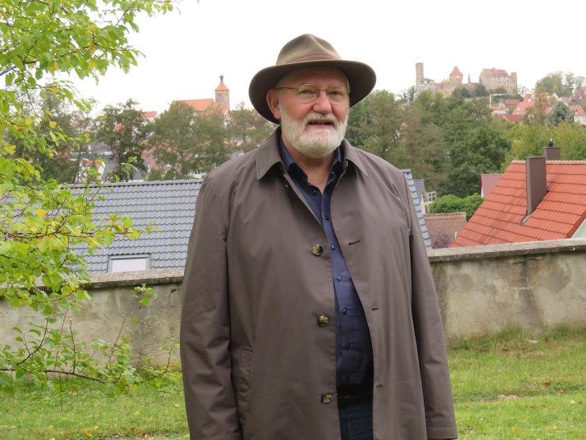 Turmschreiber Martin Oswald in Abenberg, dahiner Burg-Ensemble